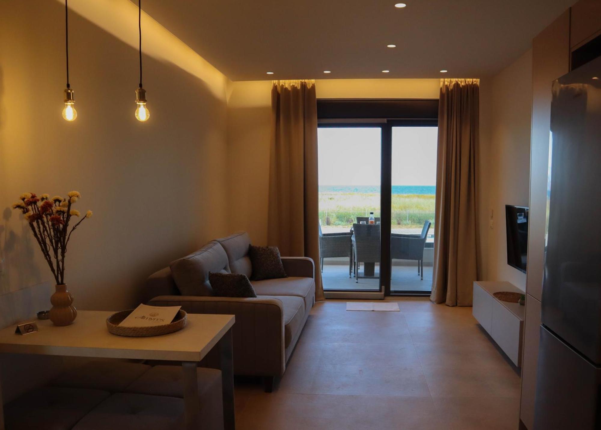 Almyres Luxurious Residences Мілої Екстер'єр фото