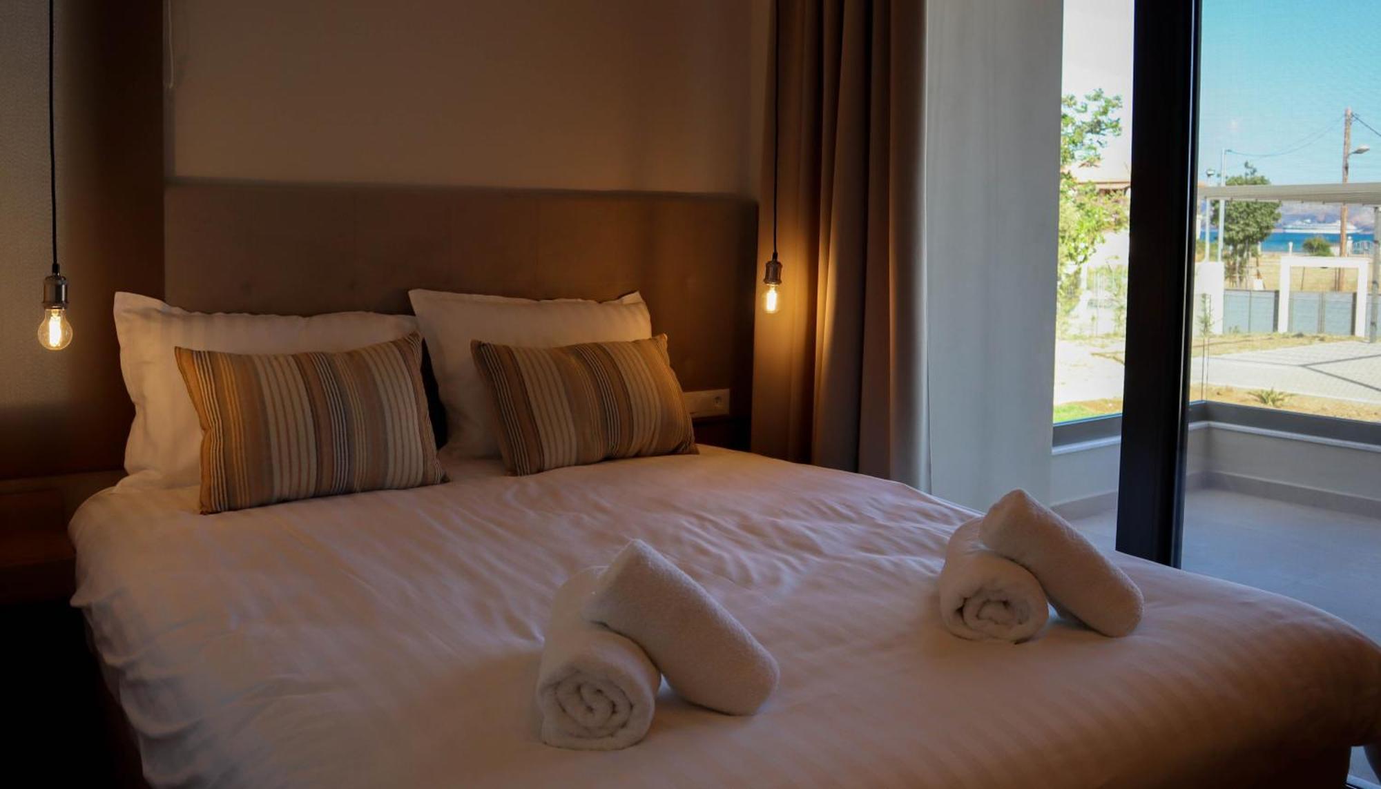 Almyres Luxurious Residences Мілої Екстер'єр фото