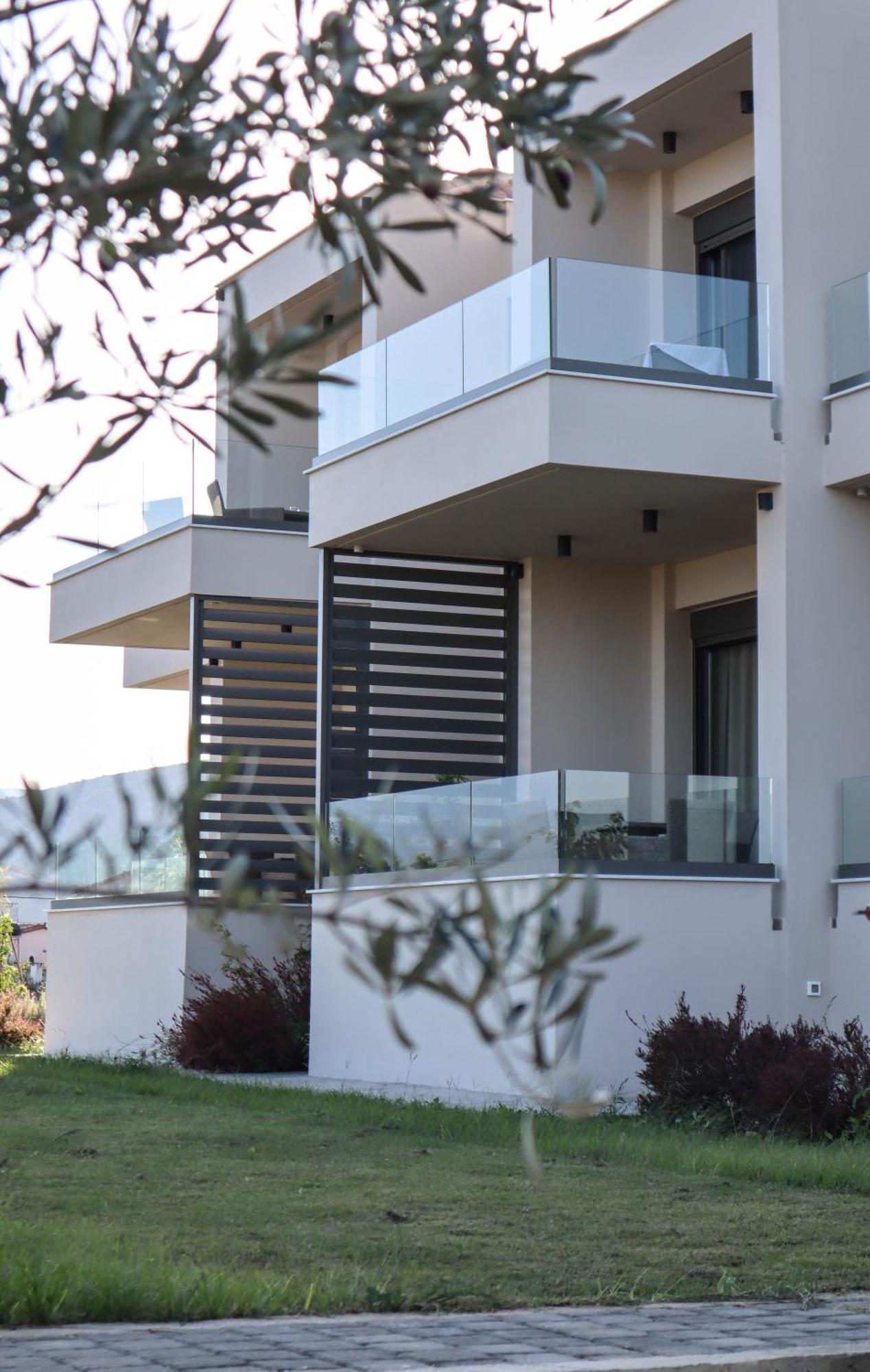 Almyres Luxurious Residences Мілої Екстер'єр фото